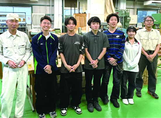 協力頂いた工学部(実習工場)の先生方と記念撮影